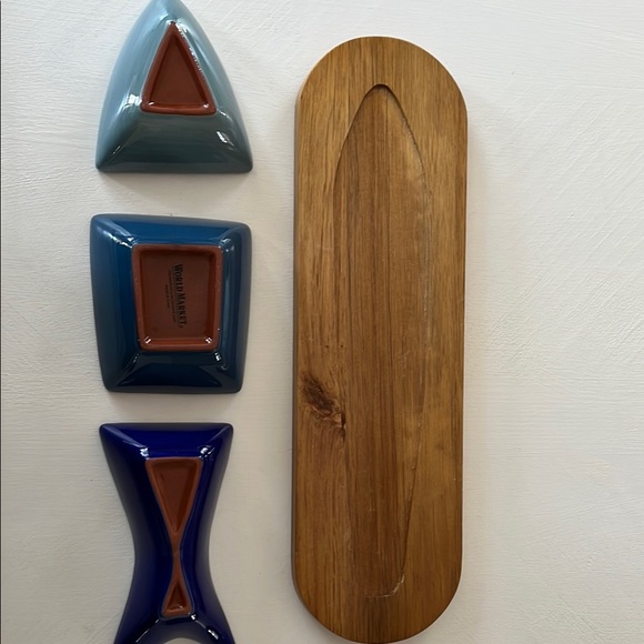 Fish-Shaped Ceramic Serving Tray - Picture 6 of 8